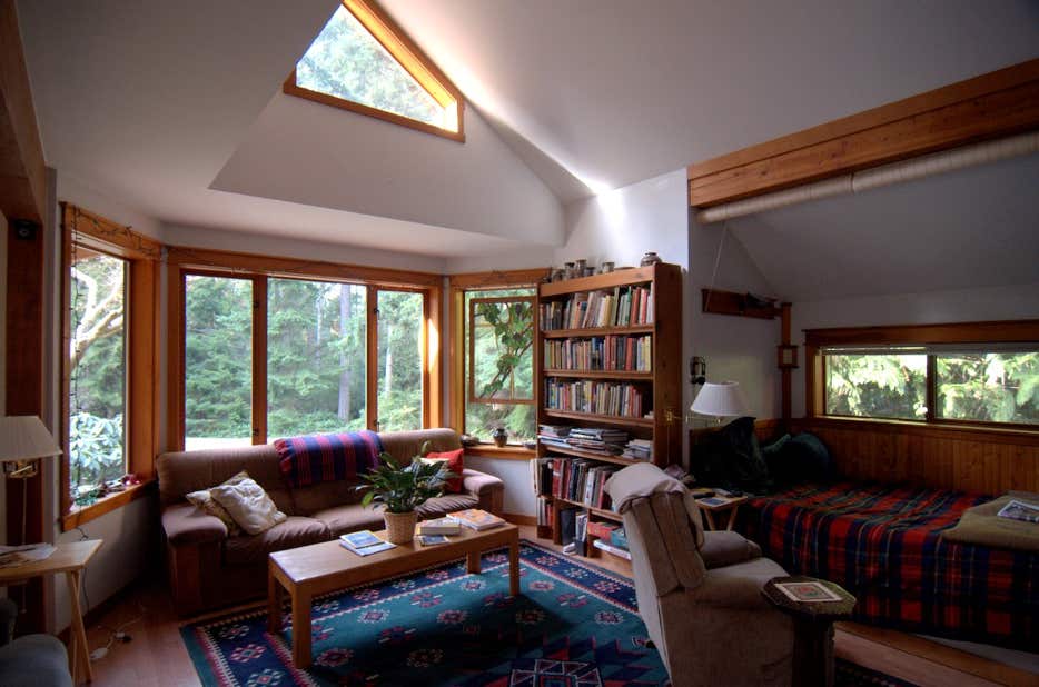 28x36 Solar Saltbox Farmhouse Plans from CountryPlans.com living room